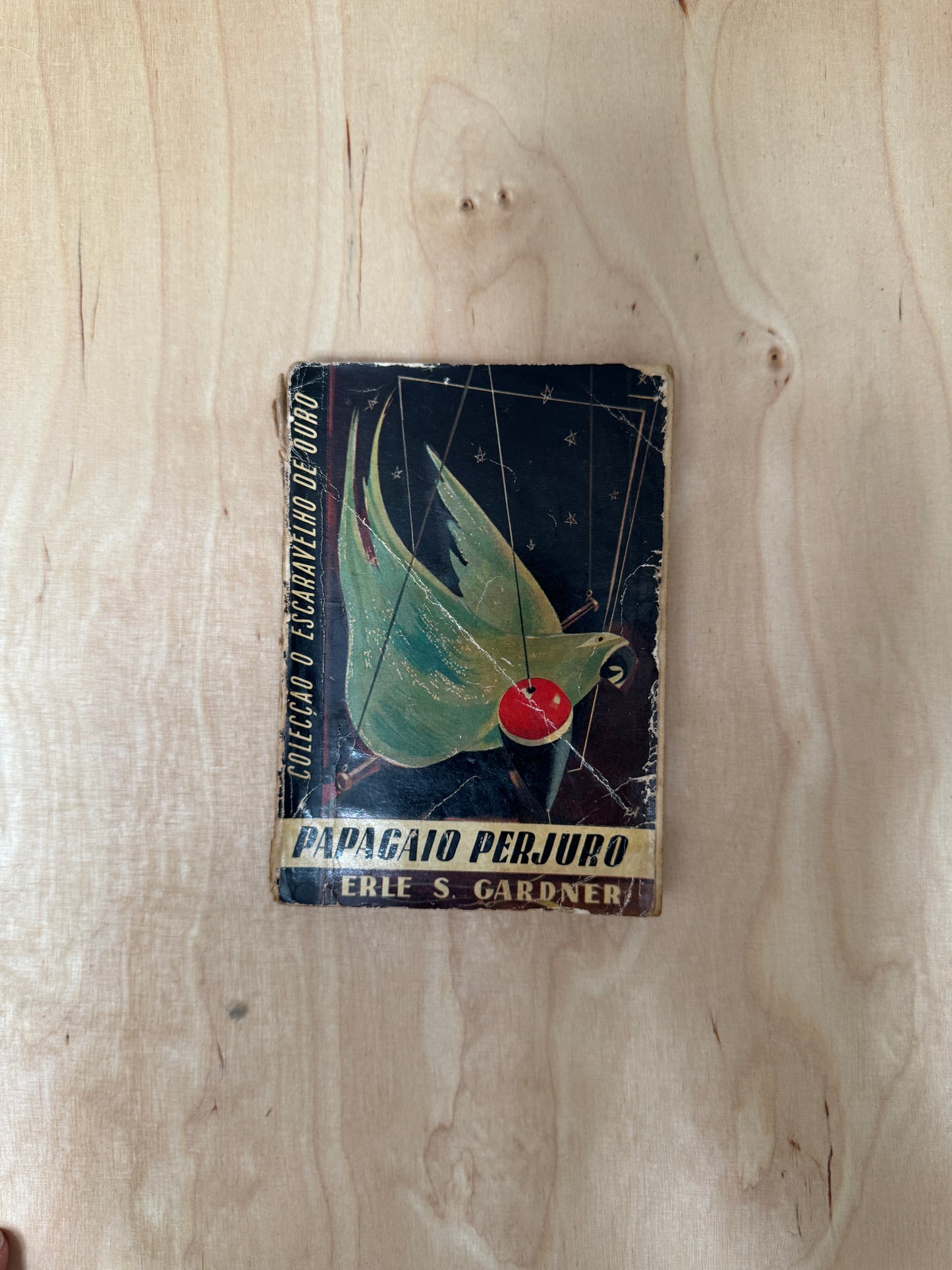 Vintage 1953 Brazilian Portuguese Mystery Novel 'Papagaio Perjuro'
