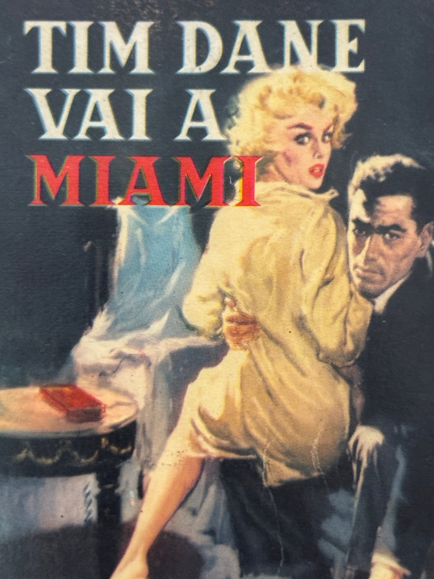Vintage 1961 Brazilian Portuguese Mystery Novel 'Tim Dane Vai a Miami'